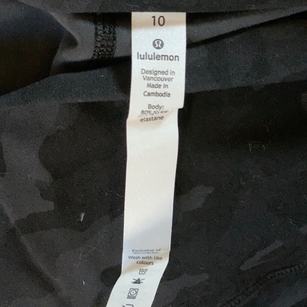 Lululemon gray camo aligns pants